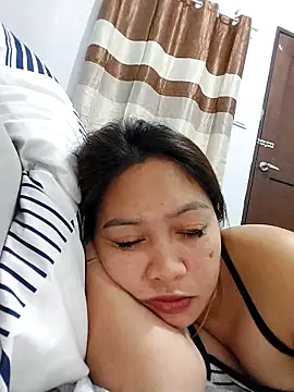 Snapshot of MissKitty31 chatting on 04/01/26, 02:03 MissKitty31 online show from 04/01/26, 02:03