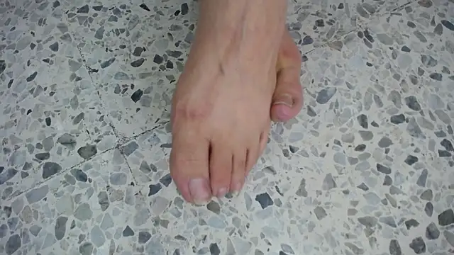 Snapshot of moxa_hot chatting on 01/11/25, 02:04 moxa hot online show from 01/11/25, 02:04