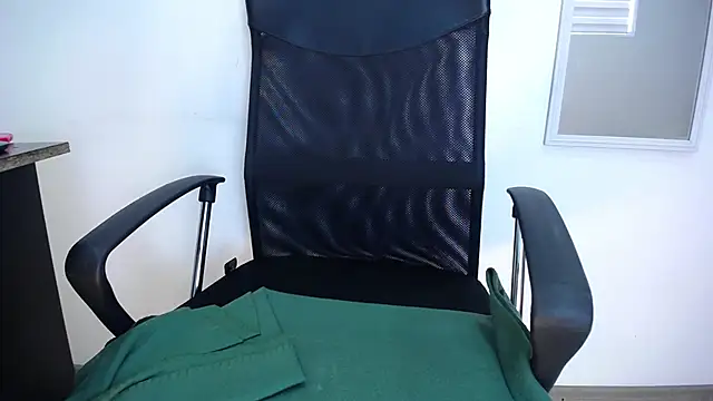 Snapshot of moxa_hot chatting on 01/14/25, 04:40 moxa hot online show from 01/14/25, 04:40