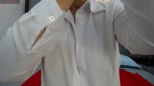 Snapshot of moxa_hot chatting on 03/17/25, 01:39 moxa hot online show from 03/17/25, 01:39