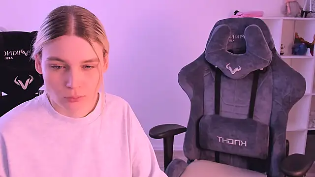 hotblonds online show from 01/11/25, 11:34