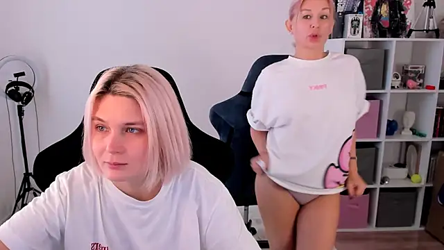 hotblonds online show from 11/10/25, 11:09