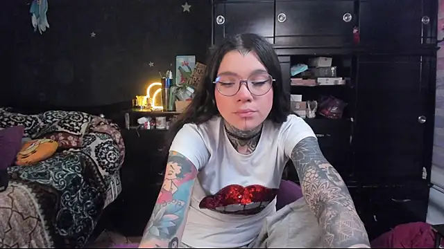 Snapshot of Lilmarieee chatting on 03/05/25, 10:10 Lilmarieee online show from 03/05/25, 10:10