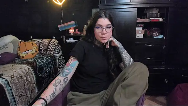 Snapshot of Lilmarieee chatting on 03/19/25, 10:09 Lilmarieee online show from 03/19/25, 10:09