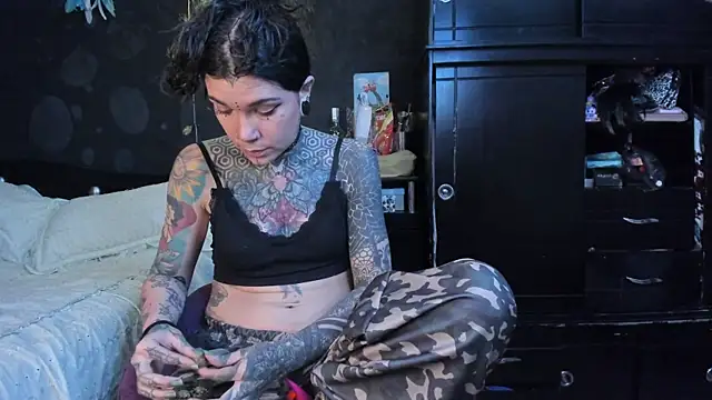 Lilmarieee online show from 12/01/25, 09:53