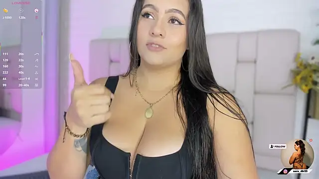 nataly clark  online show from 10/03/25, 08:17