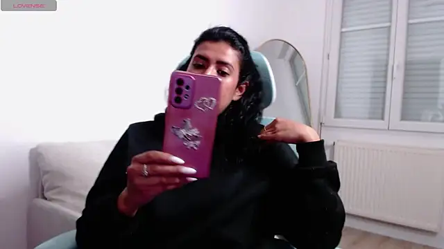 Snapshot of elettra_love chatting on 12/20/24, 09:17 elettra love online show from 12/20/24, 09:17