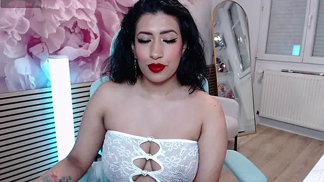 Snapshot of elettra_love chatting on 03/08/25, 11:27 elettra love online show from 03/08/25, 11:27