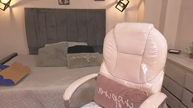 Amaia Daniells online show from 03/17/26, 01:25