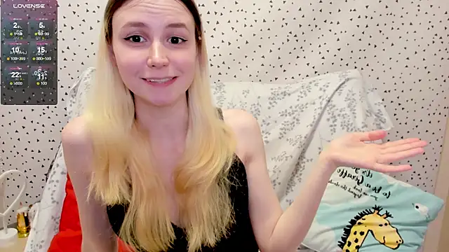 Snapshot of fleximona chatting on 03/06/25, 10:30 fleximona online show from 03/06/25, 10:30