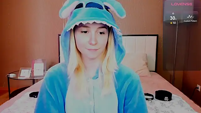 Snapshot of fleximona chatting on 10/24/25, 08:33 fleximona online show from 10/24/25, 08:33