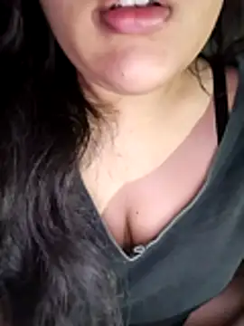 Snapshot of Annerae chatting on 11/07/25, 04:29 Annerae online show from 11/07/25, 04:29