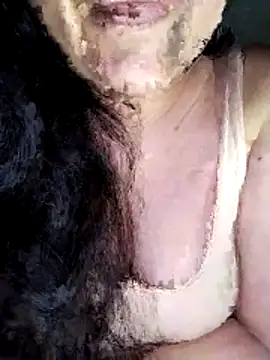 Snapshot of Annerae chatting on 02/01/26, 03:54 Annerae online show from 02/01/26, 03:54