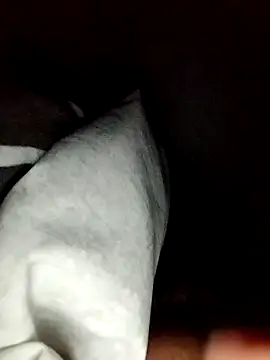 Snapshot of Annerae chatting on 02/25/26, 04:27 Annerae online show from 02/25/26, 04:27