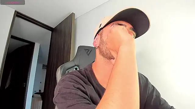 Snapshot of imferrer chatting on 12/04/24, 09:57 imferrer online show from 12/04/24, 09:57