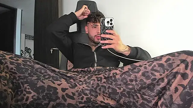 Snapshot of imferrer chatting on 04/10/26, 10:14 imferrer online show from 04/10/26, 10:14