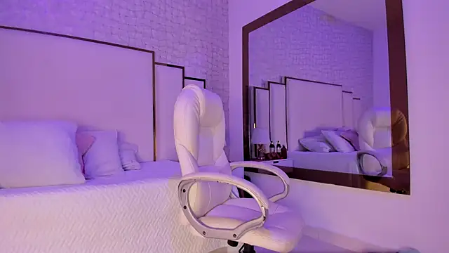 Meghan stonne  online show from 09/11/25, 07:25