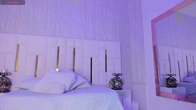 Meghan stonne  online show from 09/13/25, 07:13