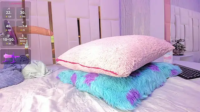 Meghan stonne  online show from 10/22/25, 07:41