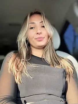 Snapshot of YOUR-KARINA chatting on 03/16/25, 11:05 YOUR-KARINA online show from 03/16/25, 11:05