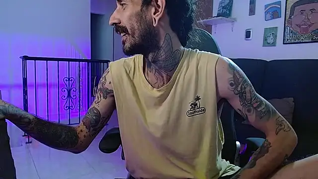 Snapshot of harry_reems1 chatting on 02/04/26, 04:51 harry reems1 online show from 02/04/26, 04:51