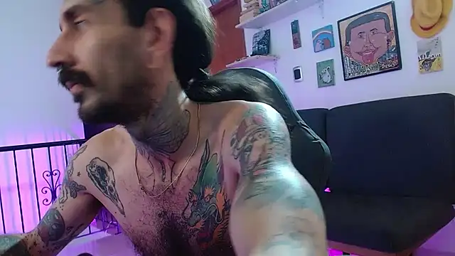 Snapshot of harry_reems1 chatting on 02/18/26, 11:44 harry reems1 online show from 02/18/26, 11:44