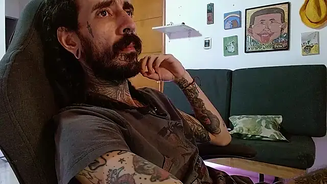 Snapshot of harry_reems1 chatting on 03/10/26, 02:16 harry reems1 online show from 03/10/26, 02:16