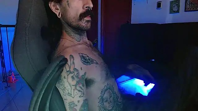 Snapshot of harry_reems1 chatting on 03/21/26, 01:10 harry reems1 online show from 03/21/26, 01:10