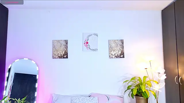 SarahCinnamon- online show from 04/29/26, 07:31