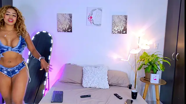 SarahCinnamon- online show from 05/08/26, 07:19