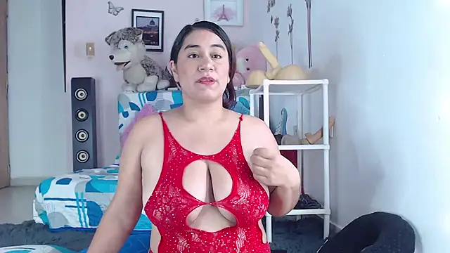 Snapshot of emiligrey_ chatting on 03/04/25, 02:49 emiligrey online show from 03/04/25, 02:49