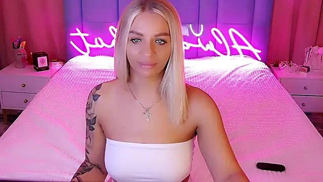 AllwaysHotJ online show from 12/20/24, 01:47