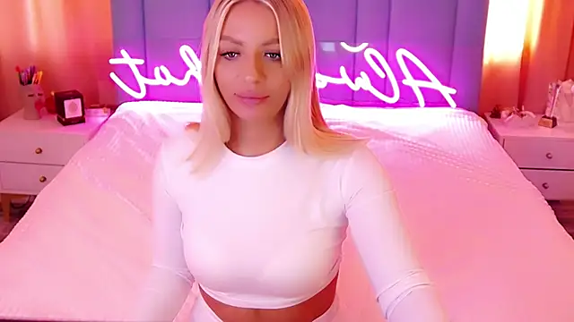 AllwaysHotJ online show from 12/24/24, 06:11