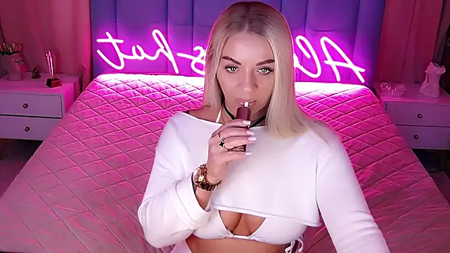 Snapshot of AllwaysHotJ chatting on 03/08/26, 01:47 AllwaysHotJ online show from 03/08/26, 01:47