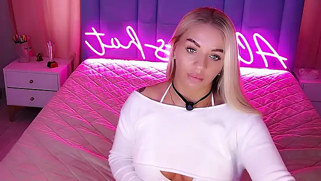 Snapshot of AllwaysHotJ chatting on 03/08/26, 02:04 AllwaysHotJ online show from 03/08/26, 02:04