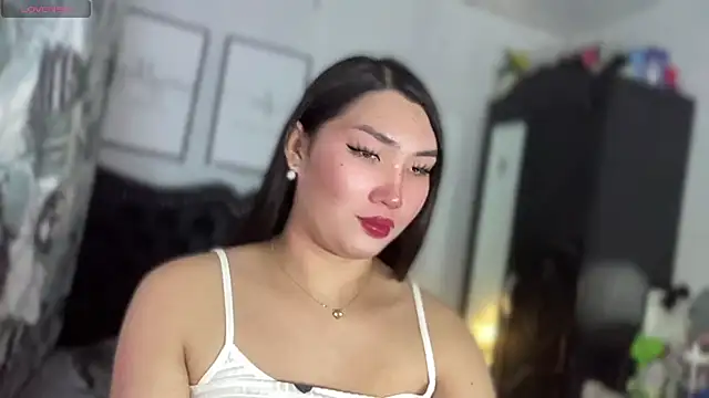 Miss Deliciousness online show from 06/13/26, 04:27