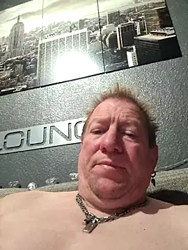 tomtom111111 online show from 10/02/25, 11:01