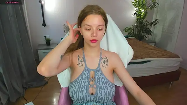 Lesya Flin online show from 10/29/25, 10:06