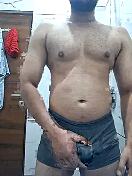 Snapshot of GYMBOY0071 chatting on 05/28/26, 08:50 GYMBOY0071 online show from 05/28/26, 08:50