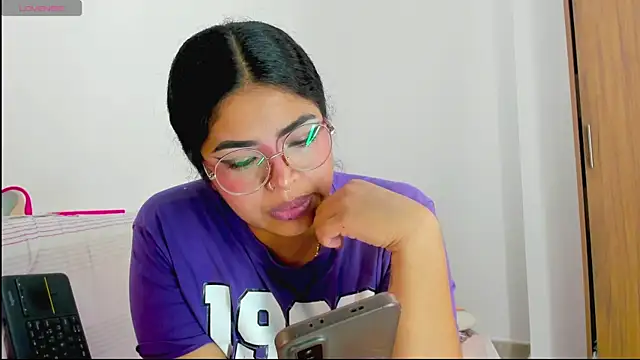 moana taylor online show from 05/09/26, 11:59