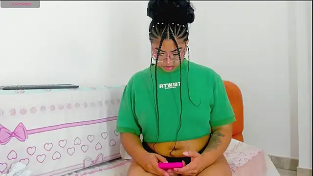 moana taylor online show from 06/07/26, 11:47