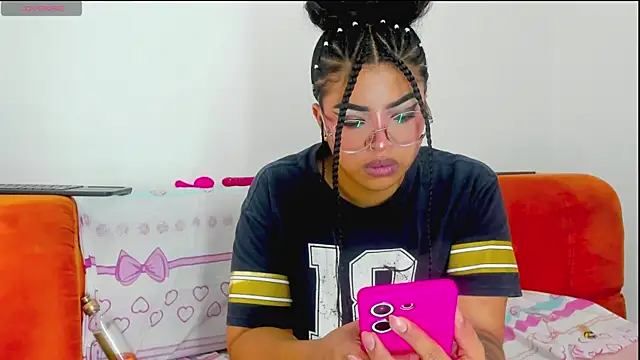 moana taylor online show from 06/09/26, 01:01