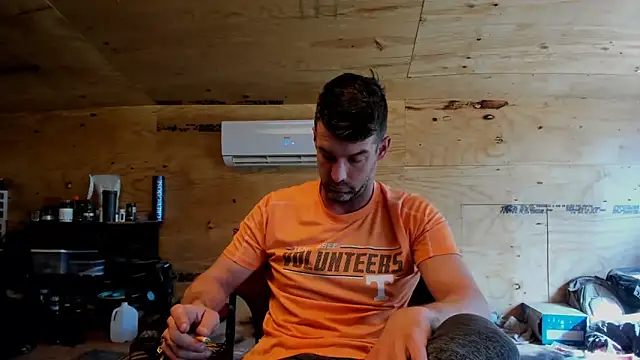 Snapshot of Kenny_Kyle chatting on 03/08/25, 03:56 Kenny Kyle online show from 03/08/25, 03:56