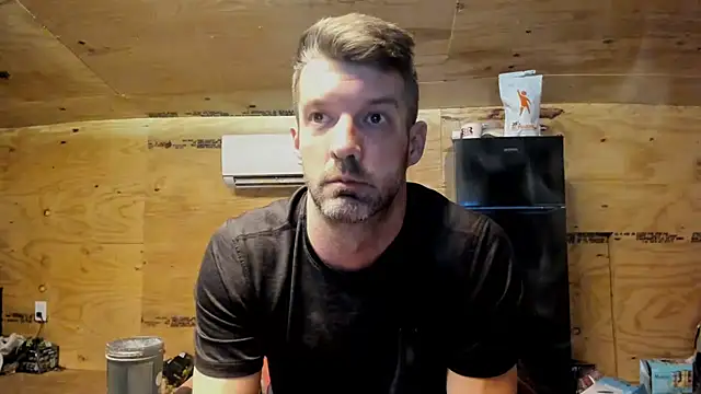 Snapshot of Kenny_Kyle chatting on 10/31/25, 03:07 Kenny Kyle online show from 10/31/25, 03:07