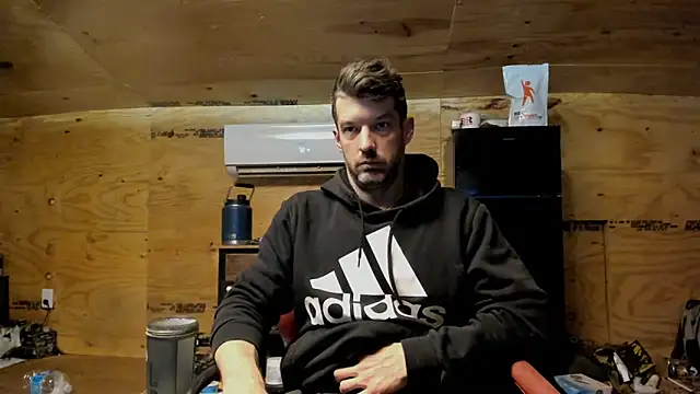 Snapshot of Kenny_Kyle chatting on 12/03/25, 10:46 Kenny Kyle online show from 12/03/25, 10:46