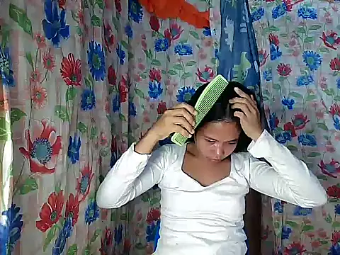 Snapshot of PinaySkinnyGirl chatting on 02/01/26, 09:24 PinaySkinnyGirl online show from 02/01/26, 09:24