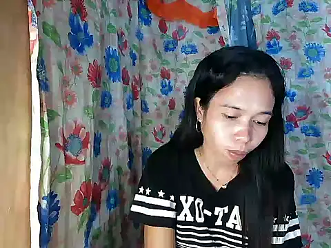 Snapshot of PinaySkinnyGirl chatting on 02/11/26, 11:48 PinaySkinnyGirl online show from 02/11/26, 11:48