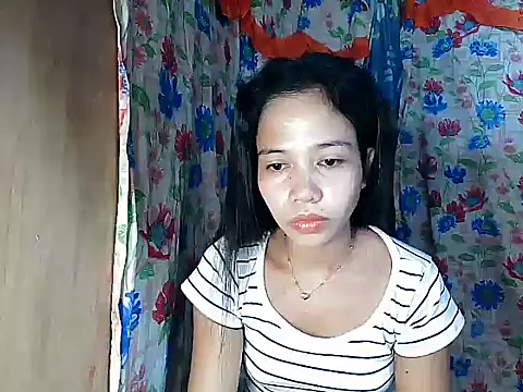 Snapshot of PinaySkinnyGirl chatting on 02/15/26, 09:22 PinaySkinnyGirl online show from 02/15/26, 09:22