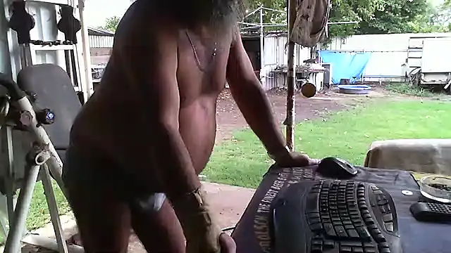 herbie010666 online show from 02/08/25, 05:40