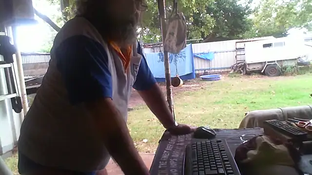 herbie010666 online show from 05/11/26, 02:50